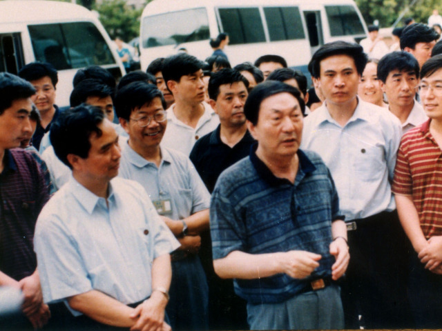 1999年8月7日，时任中共中央政治局常委、国务院总理朱镕基来所视察。